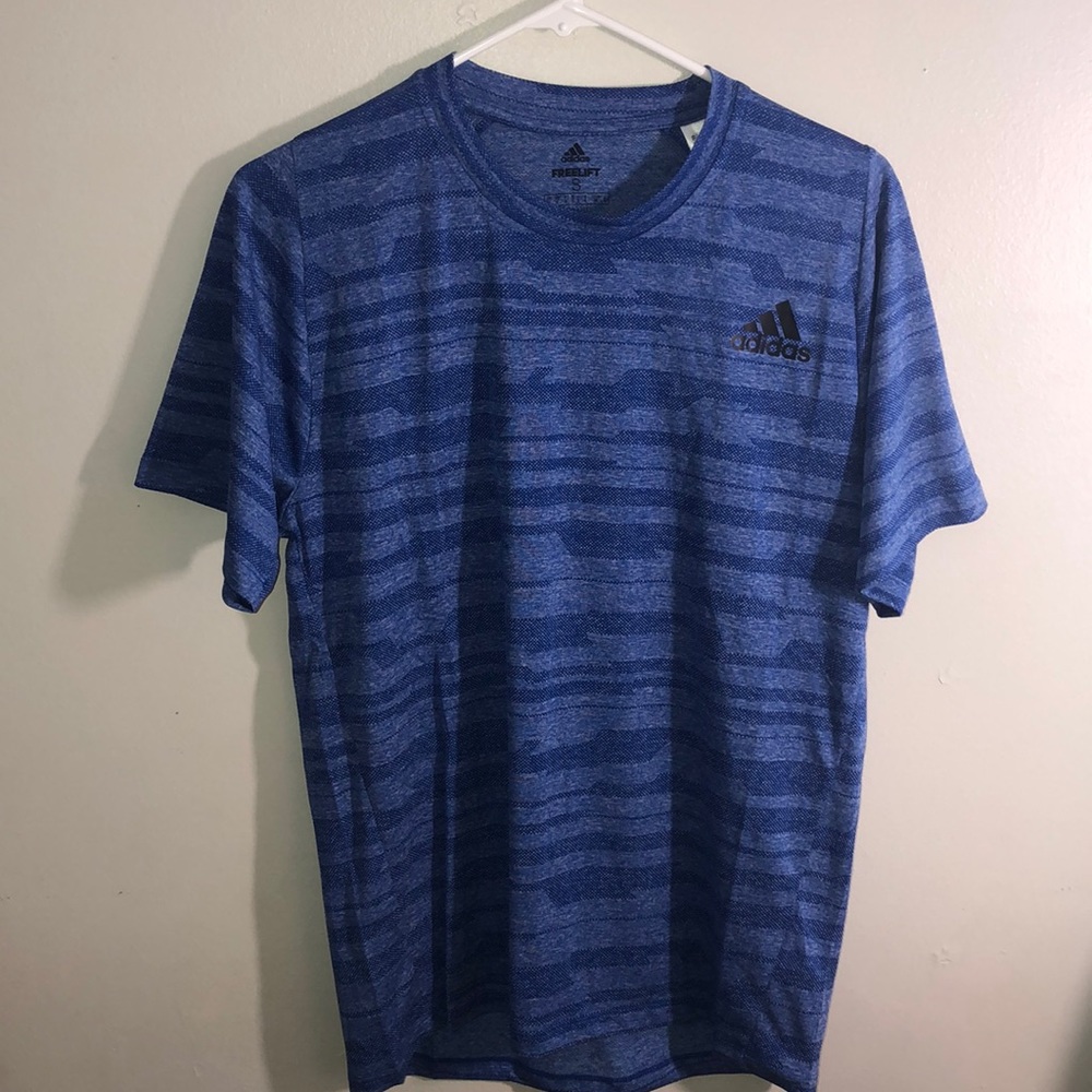 NWT Freelift Adidas T-Shirt Blue Men’s Size Small